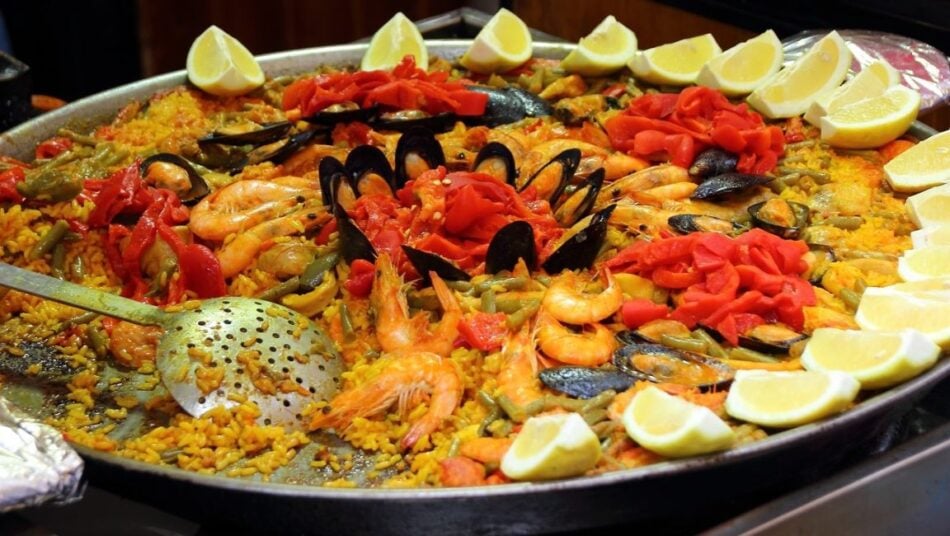 Receita de Paella de camarão e mexilhão à fartazana