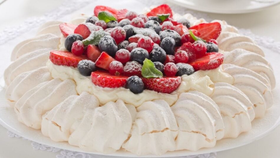 Pavlova receita simples (elegante e perfeita para qualquer ocasião)