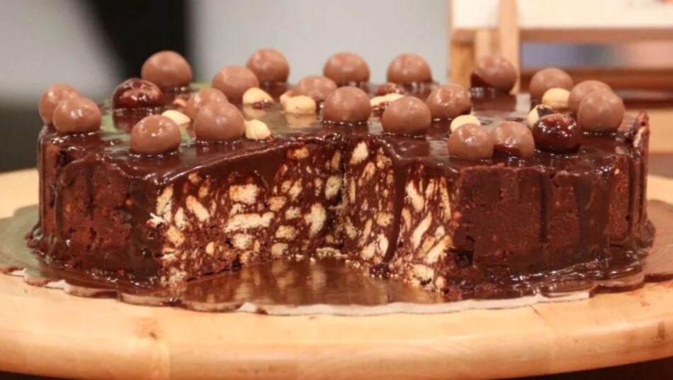 Experimente o Incrível Bolo de Salame de Chocolate de Marco Costa