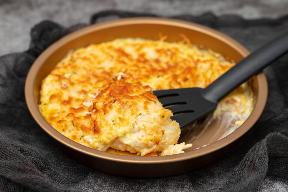 Bacalhau Espiritual cremoso e dourado, uma delícia na caçarola