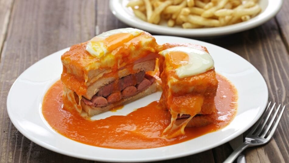 Verdadeira receita da Francesinha com Ovo