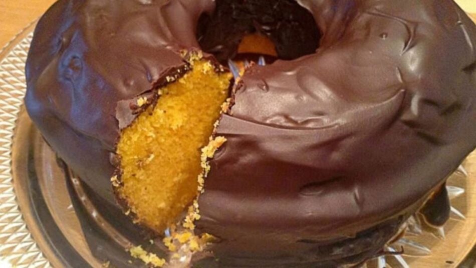 A receita (irresistível) do bolo de cenoura com chocolate da Clara de Sousa
