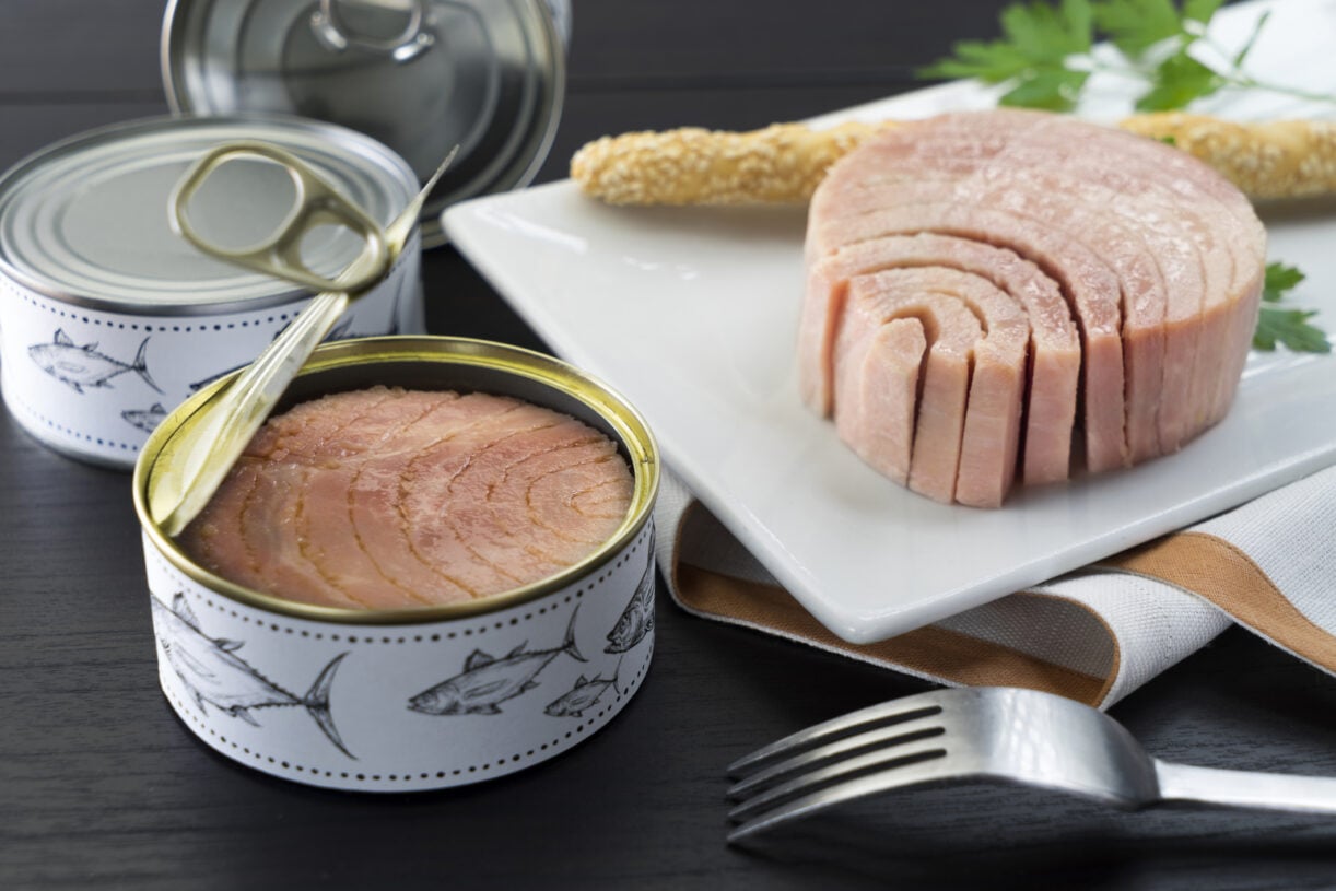Atum em lata: Qual escolher e porquê o atum ao natural pode ser a melhor opção para a tua saúde
